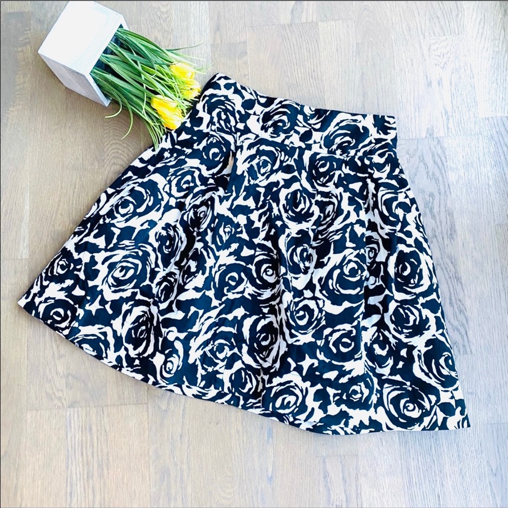Forever21 black and white floral tulle skirt. S